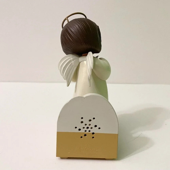 Hallmark Wireless Childrens Angel Choir Faith Christmas Pageant Motion and Sound - Picture 9 of 17